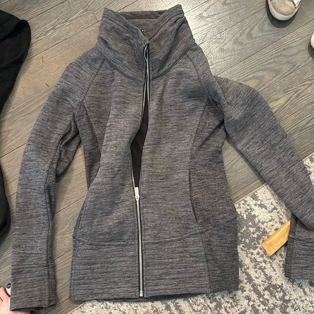 Lululemon workout long sweatshirt